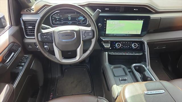 2024 GMC Sierra 2500HD 4WD Crew Cab Standard Bed Denali