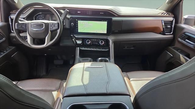 2024 GMC Sierra 2500HD 4WD Crew Cab Standard Bed Denali