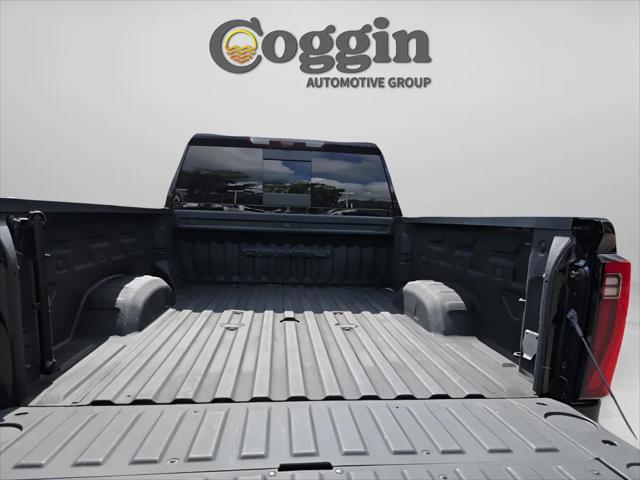 2024 GMC Sierra 2500HD 4WD Crew Cab Standard Bed Denali