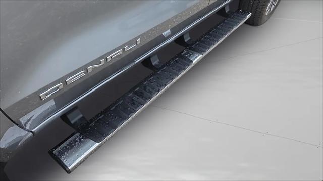 2023 GMC Canyon 4WD Crew Cab Short Box Denali