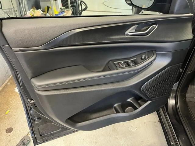 2024 Jeep Grand Cherokee L Laredo X 4x4
