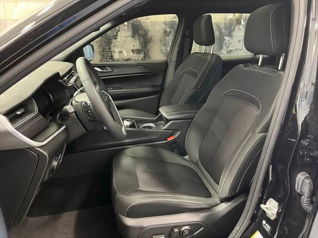 2024 Jeep Grand Cherokee L Laredo X 4x4