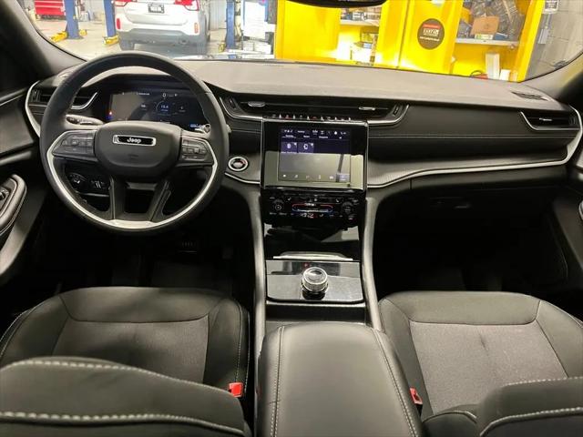 2024 Jeep Grand Cherokee L Laredo X 4x4