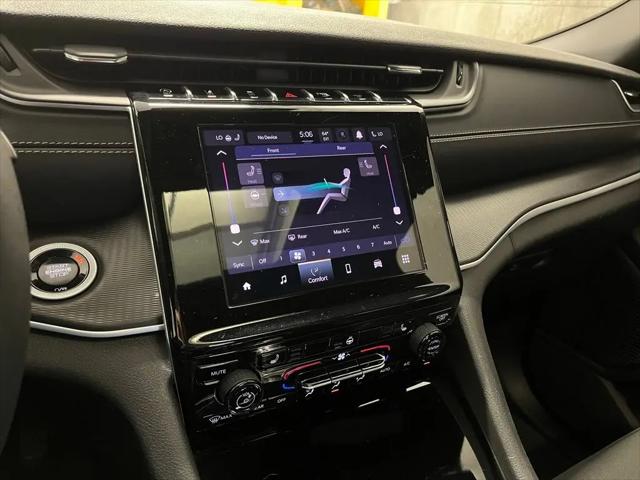 2024 Jeep Grand Cherokee L Laredo X 4x4