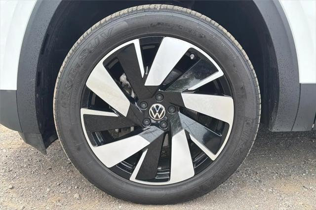 2024 Volkswagen Atlas Cross Sport 2.0T SE w/Technology