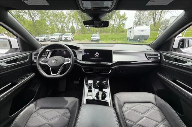 2024 Volkswagen Atlas Cross Sport 2.0T SE w/Technology
