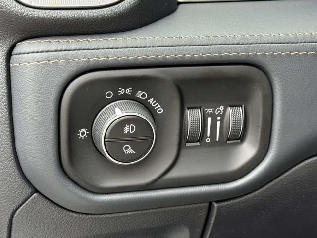 2025 Ram 1500 Tungsten Crew Cab 4x4 5'7" Box