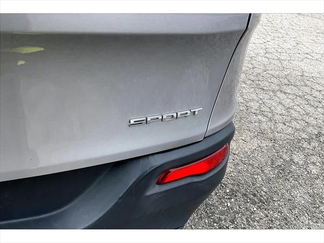 2016 Jeep Cherokee Sport