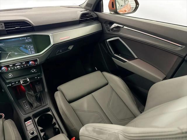 2021 Audi Q3 Premium Plus 45 TFSI S line quattro Tiptronic