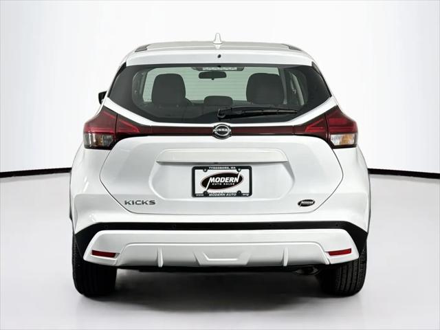2023 Nissan Kicks S Xtronic CVT