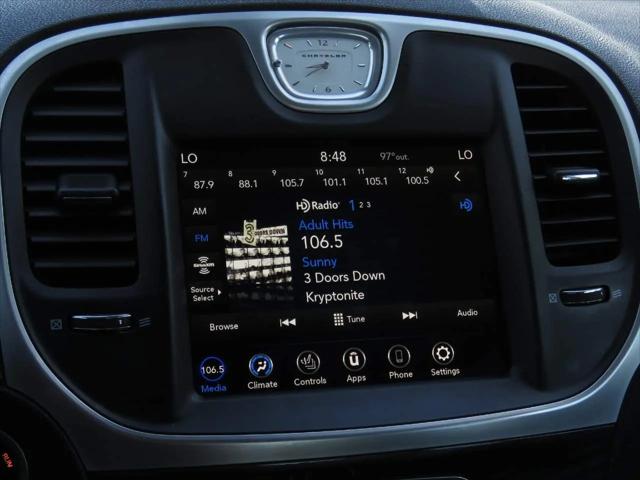 2020 Chrysler 300 Touring L