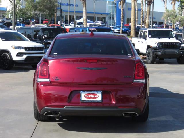 2020 Chrysler 300 Touring L