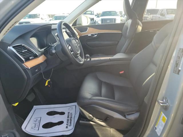 2025 Volvo XC90 B5 Plus