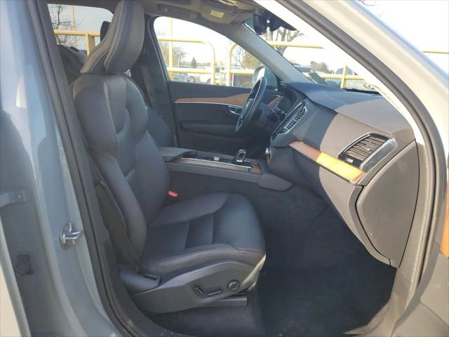 2025 Volvo XC90 B5 Plus