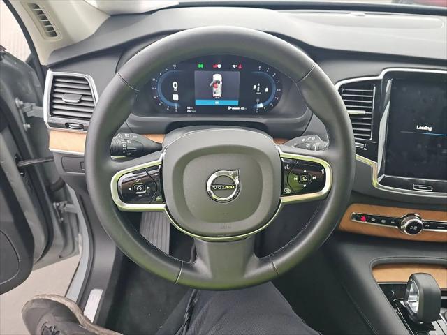 2025 Volvo XC90 B5 Plus