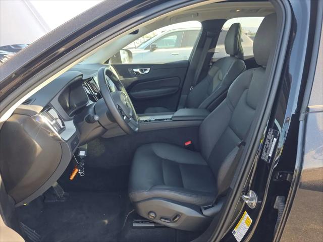 2025 Volvo XC60 B5 Plus
