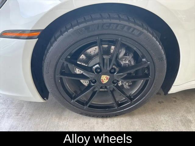 2020 Porsche 911 Carrera