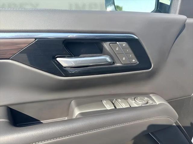 2025 Chevrolet Suburban 4WD Z71