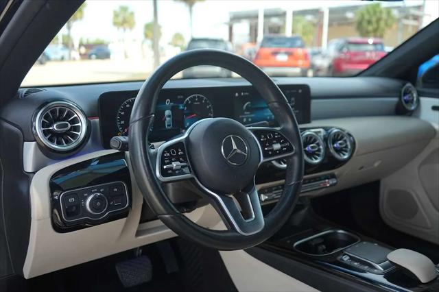 2021 Mercedes-Benz A 220 A 220