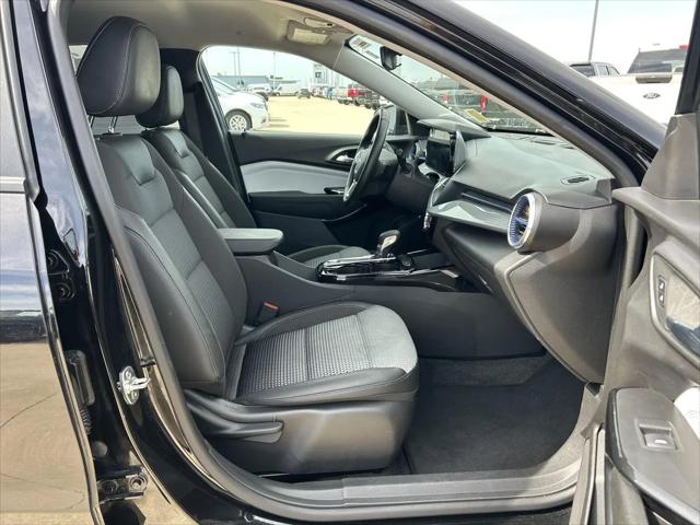 2025 Chevrolet Trax FWD LT