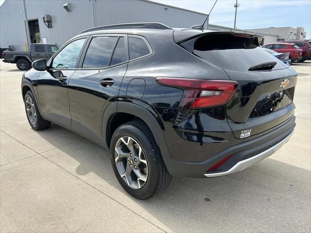 2025 Chevrolet Trax FWD LT