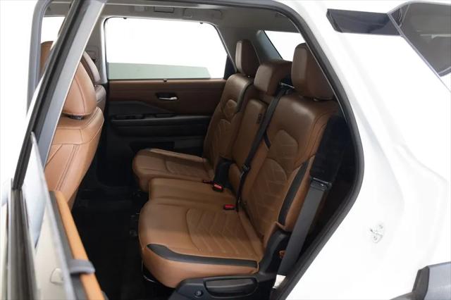 2025 Nissan Pathfinder Platinum FWD