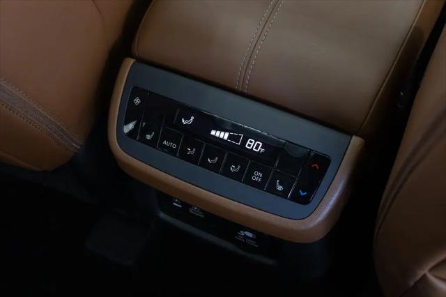 2025 Nissan Pathfinder Platinum FWD