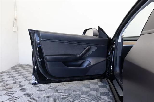 2020 Tesla Model 3 Standard Range Plus Rear-Wheel Drive