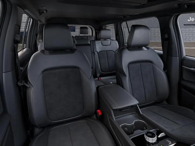 2026 Jeep Grand Cherokee L Altitude 4x2