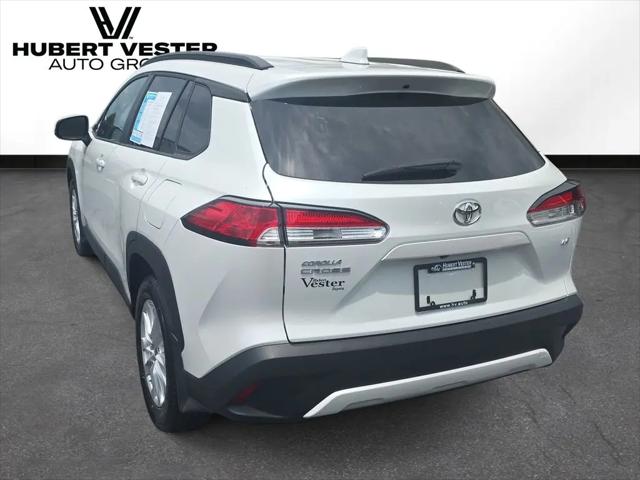 2024 Toyota Corolla Cross LE