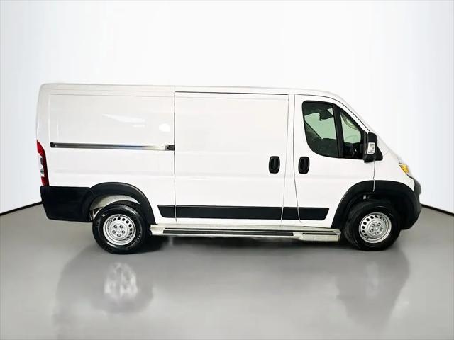2025 Ram ProMaster 2500 Cargo Van Tradesman Low Roof 136" WB w/Pass Seat