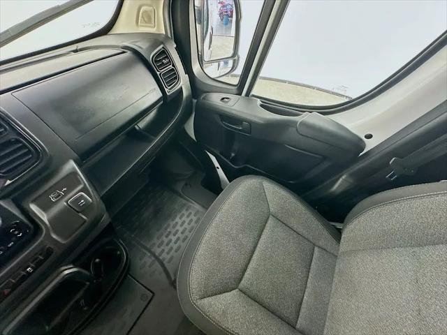 2025 Ram ProMaster 2500 Cargo Van Tradesman Low Roof 136" WB w/Pass Seat