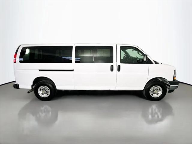 2024 Chevrolet Express Passenger RWD 3500 Extended Wheelbase LT