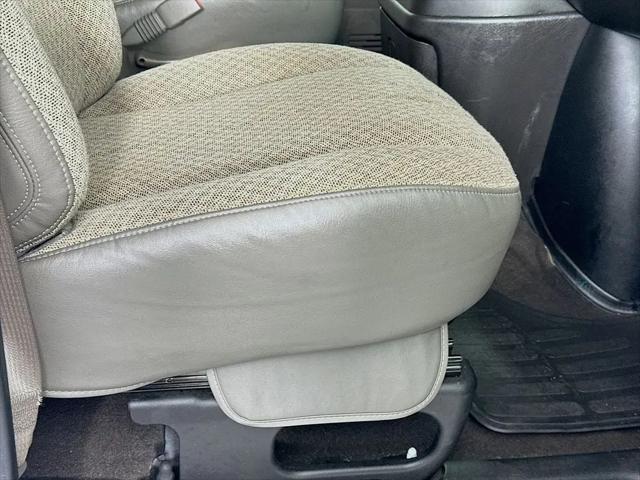 2024 Chevrolet Express Passenger RWD 3500 Extended Wheelbase LT