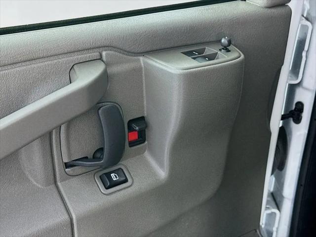 2024 Chevrolet Express Passenger RWD 3500 Extended Wheelbase LT