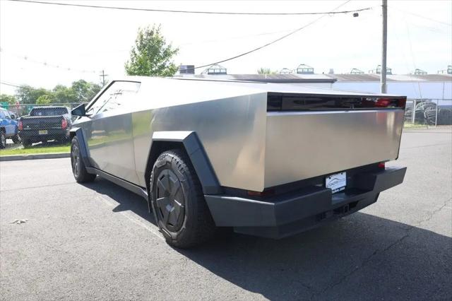2024 Tesla Cybertruck Cyberbeast