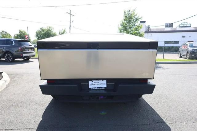 2024 Tesla Cybertruck Cyberbeast