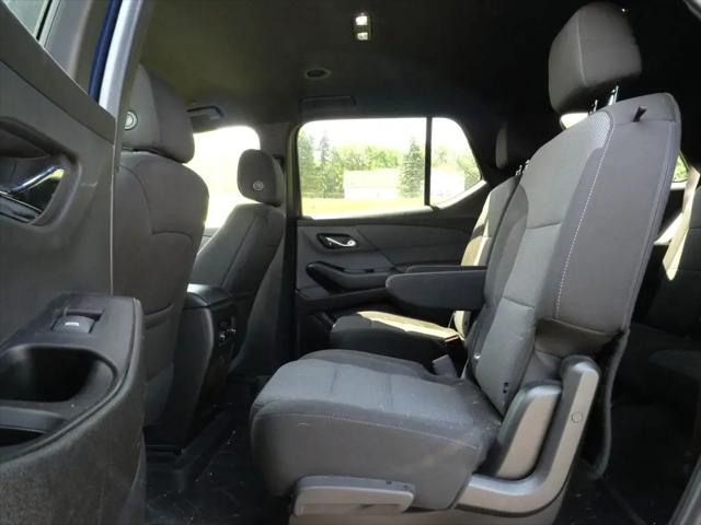 2023 Chevrolet Traverse AWD LT Cloth