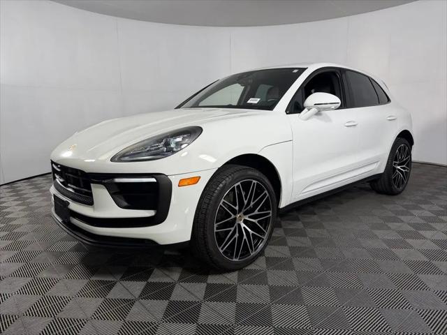 2025 Porsche Macan Macan