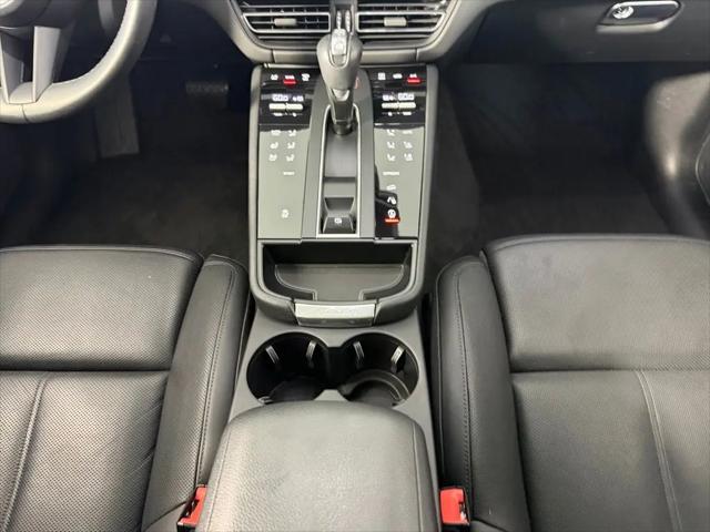 2025 Porsche Macan Macan