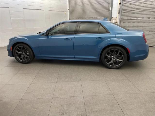 2023 Chrysler 300 Touring L