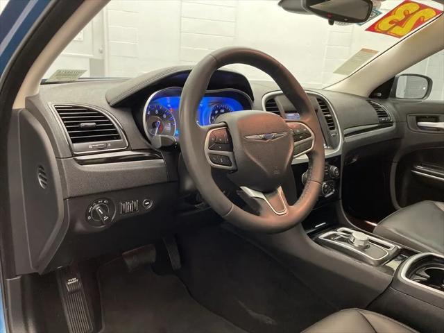 2023 Chrysler 300 Touring L