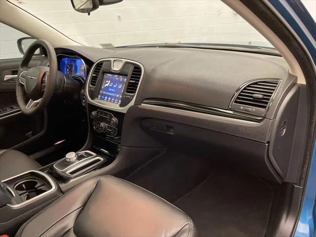2023 Chrysler 300 Touring L