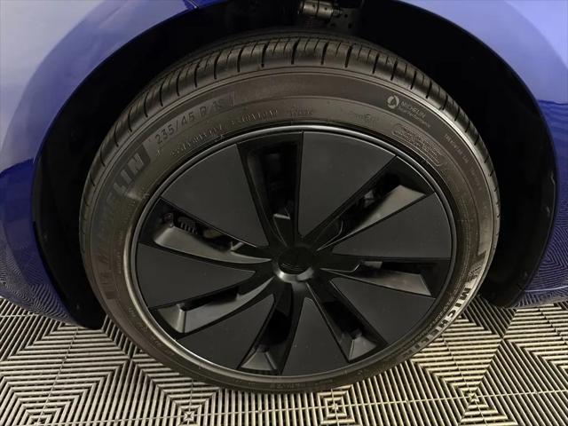 2025 Tesla Model 3 Standard Rear-Wheel Drive