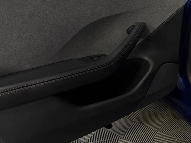 2025 Tesla Model 3 Standard Rear-Wheel Drive