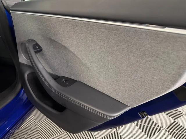 2025 Tesla Model 3 Standard Rear-Wheel Drive