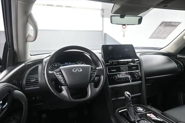 2024 INFINITI QX80 LUXE