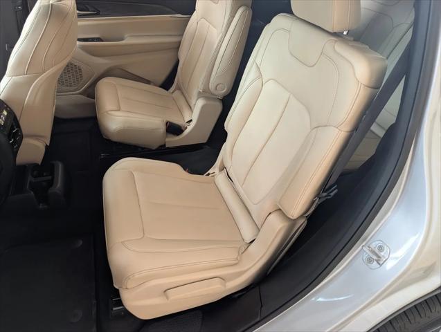 2025 Jeep Grand Cherokee L Limited 4x4