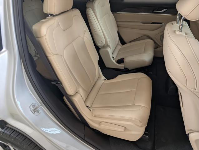 2025 Jeep Grand Cherokee L Limited 4x4