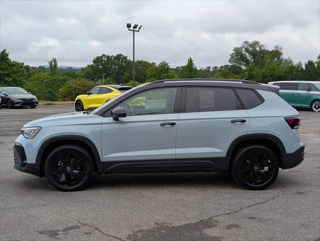 2025 Volkswagen Taos 1.5T SE Black